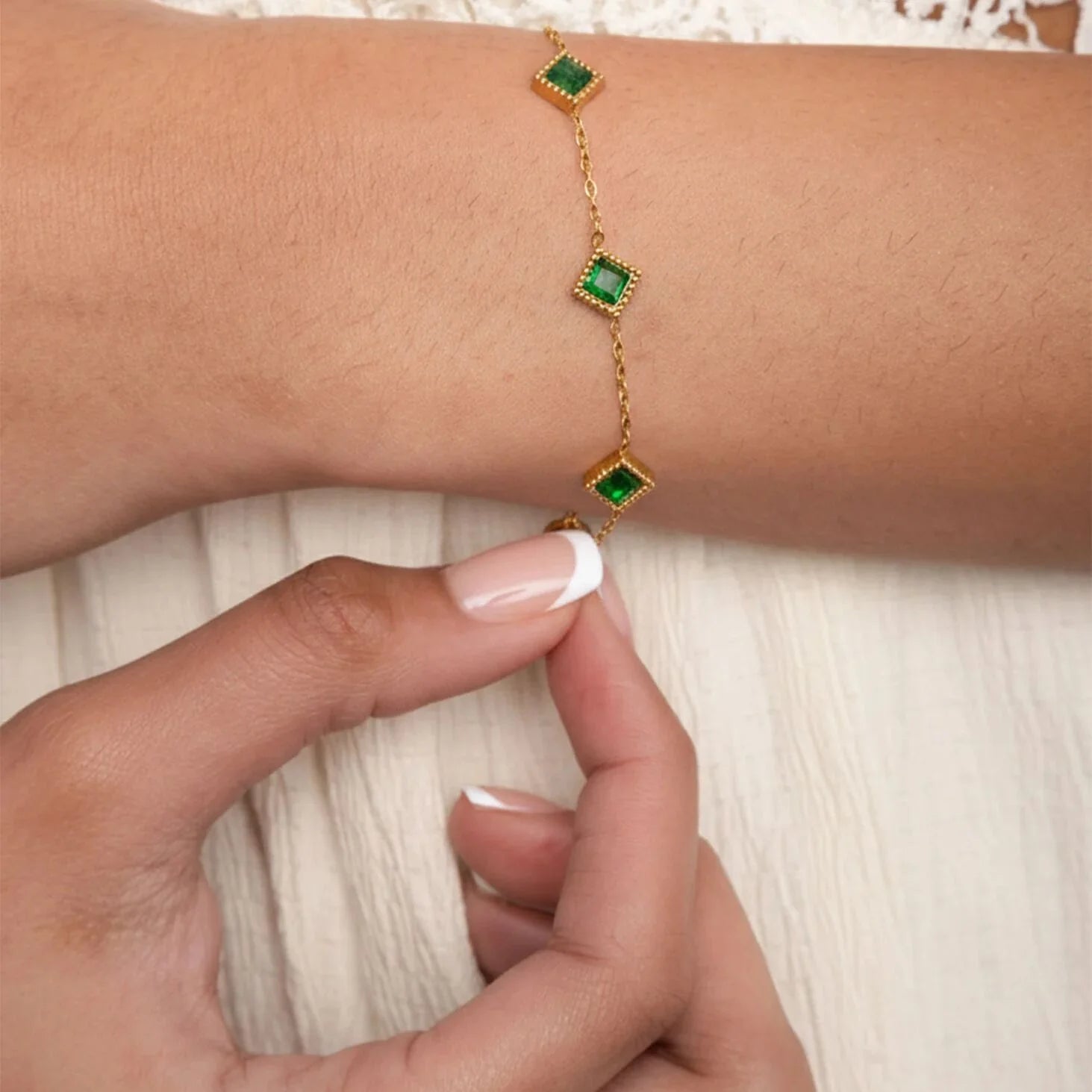 Emerald Mirage Chain Bracelet